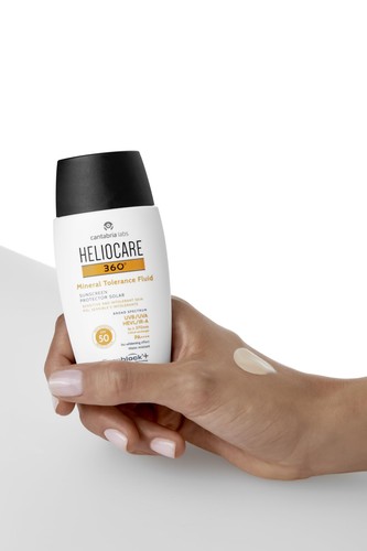 Heliocare 360 Mineral SPF50 Face Sunscreen 50ml, Hypoallergenic, Transparent - Picture 4 of 4