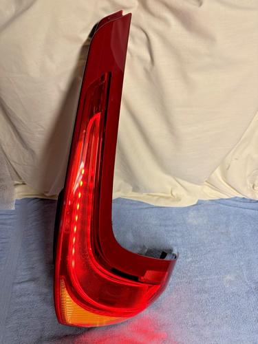 2011 - 2017 Volvo XC60 Passenger Side Right Rear Tail Light Assembly 31323035 - Picture 6 of 18