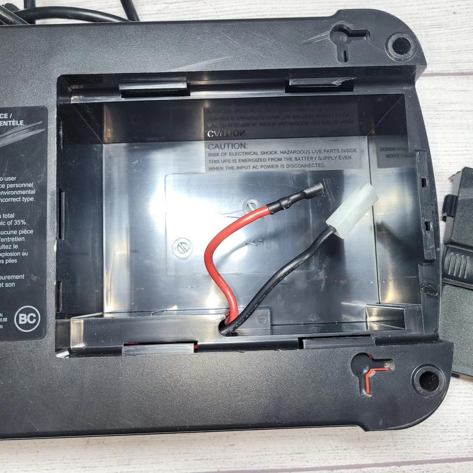 Apc BN600G Battery Back-ups 600 (NO BATTERY) - Image 3 of 3