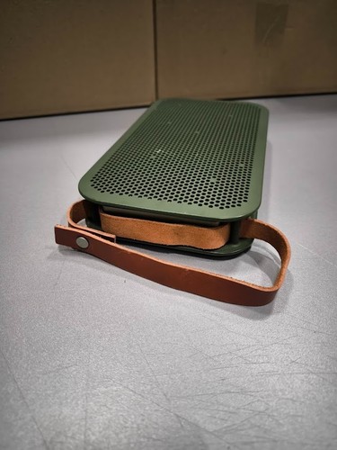 Bang & Olufsen BeoPlay A2 Bluetooth Speaker Green No Charger Used Working - Imagen 7 de 9