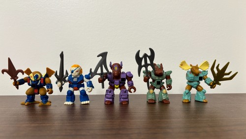 LOTE de 5 figuras de Bestias de Batalla con armas, frotamientos: León, Búho, Alce, Bisonte, Perro