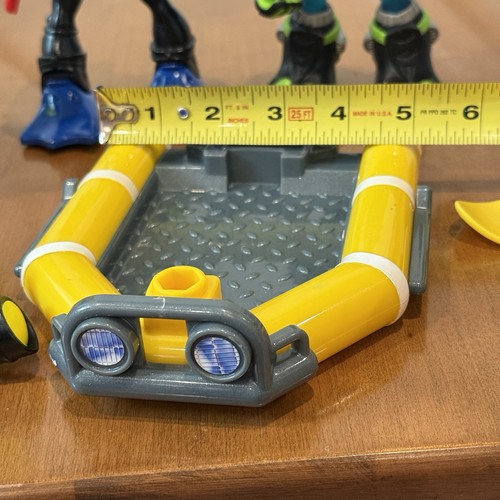 4 Rescue Heroes Gil Gripper Taucher Sandstrand Rettungsschwimmer Perry Rutsche Figur - Bild 11 von 18