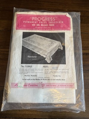 Vintage Progress Hawthorne 5180/1 50x50 Stamped Tablecloth Kit