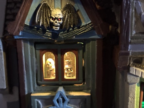 Lemax Spooky Town Halloween Village Madness Manor w Ghost from Windows 45205 - Picture 12 of 22
