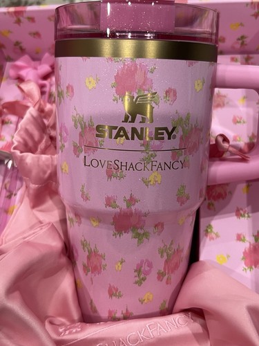 🔥 Bicchiere Stanley x LoveShackFancy Quencher 20 oz Ibiza rosa nuovo spedizione veloce! - Foto 3 di 9