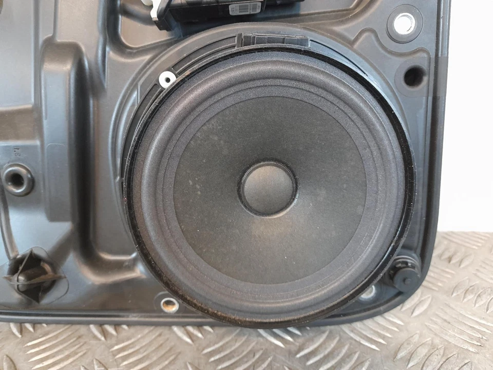 Регулятор заднего стекла левого пассажира Volkswagen Tiguan 07-16 Mk1 5N0839729M - Изображение 4 из 4