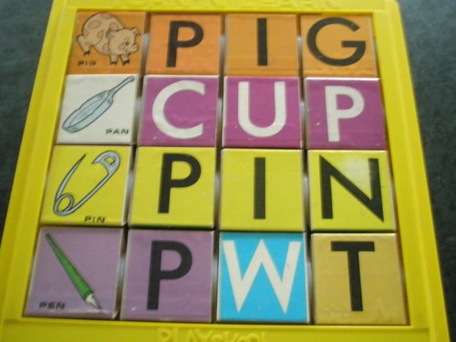 Playskool 1960's TURN N LEARN educational spelling toy for young children - Picture 2 of 9