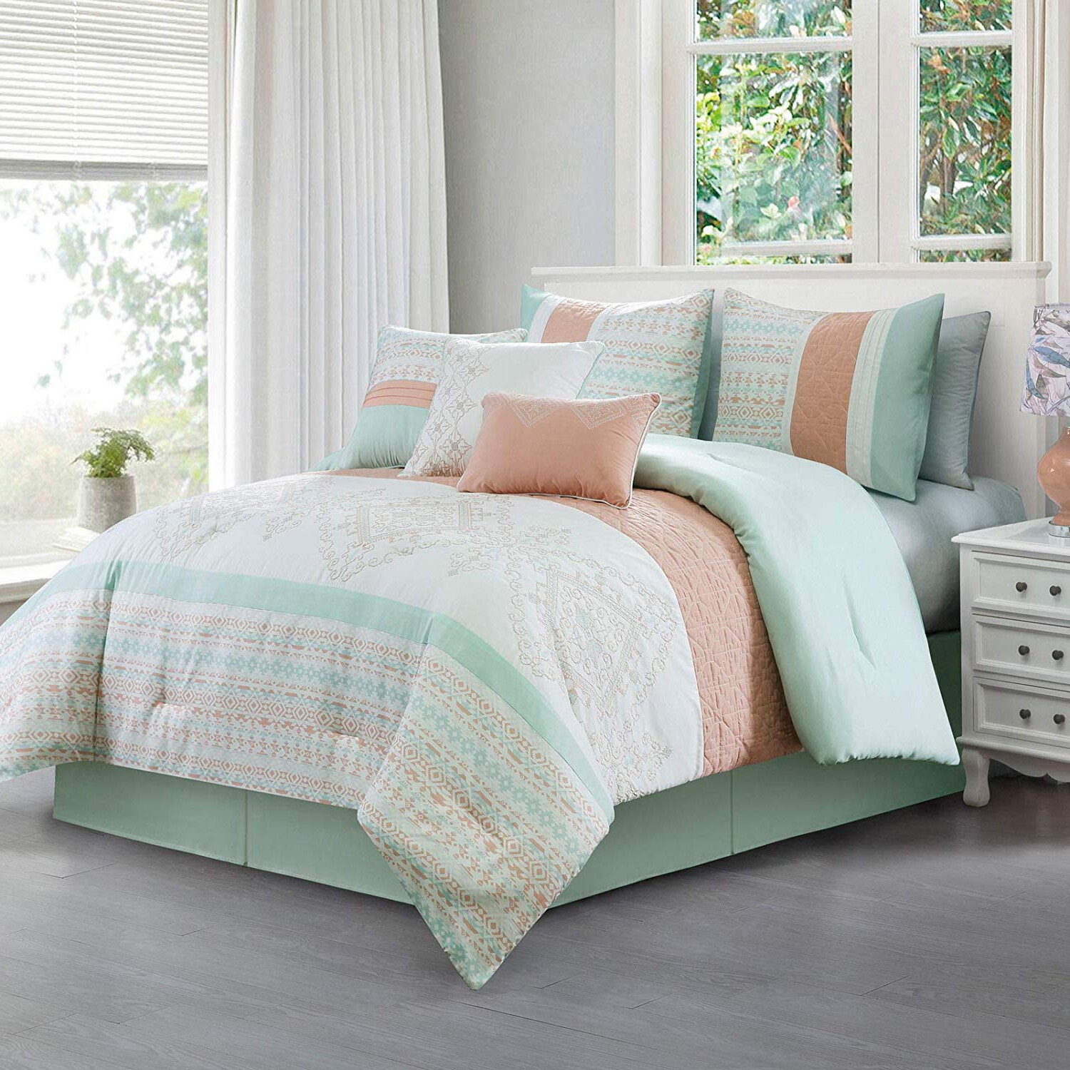 New Fresh Grün Coral Embroiderot Geometric 7 pcs Cal König Königin Comforter Set New Fresh Grün Coral Embroiderot Geometric 7 pcs Cal König Königin Comforter Set