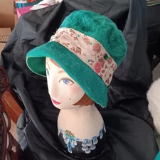 Magnificently Decorated VINTAGE Green Signed Designer Hat Gwenn Pennington