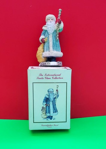 THE INTERNATIONAL SANTA CLAUS COLLECTION GRANDFATHER FROST RUSSIA FIGURE (1993) - Picture 1 of 11