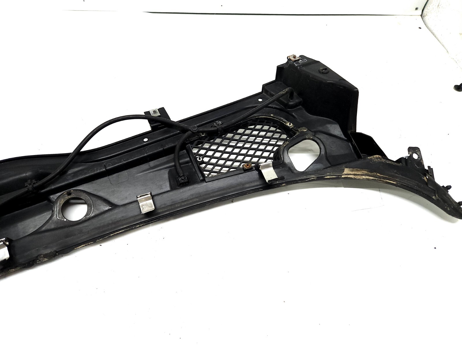 ⭐ 08-17 Maserati Gran Turismo Front Windshield Wiper Cowl Cover Vent Panel Oem