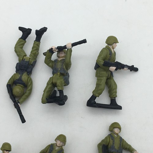 1997 Galoob BATTLE SQUADS Combat Platoon #1 9 Soldiers Loose Detailed Mini - Picture 3 of 7