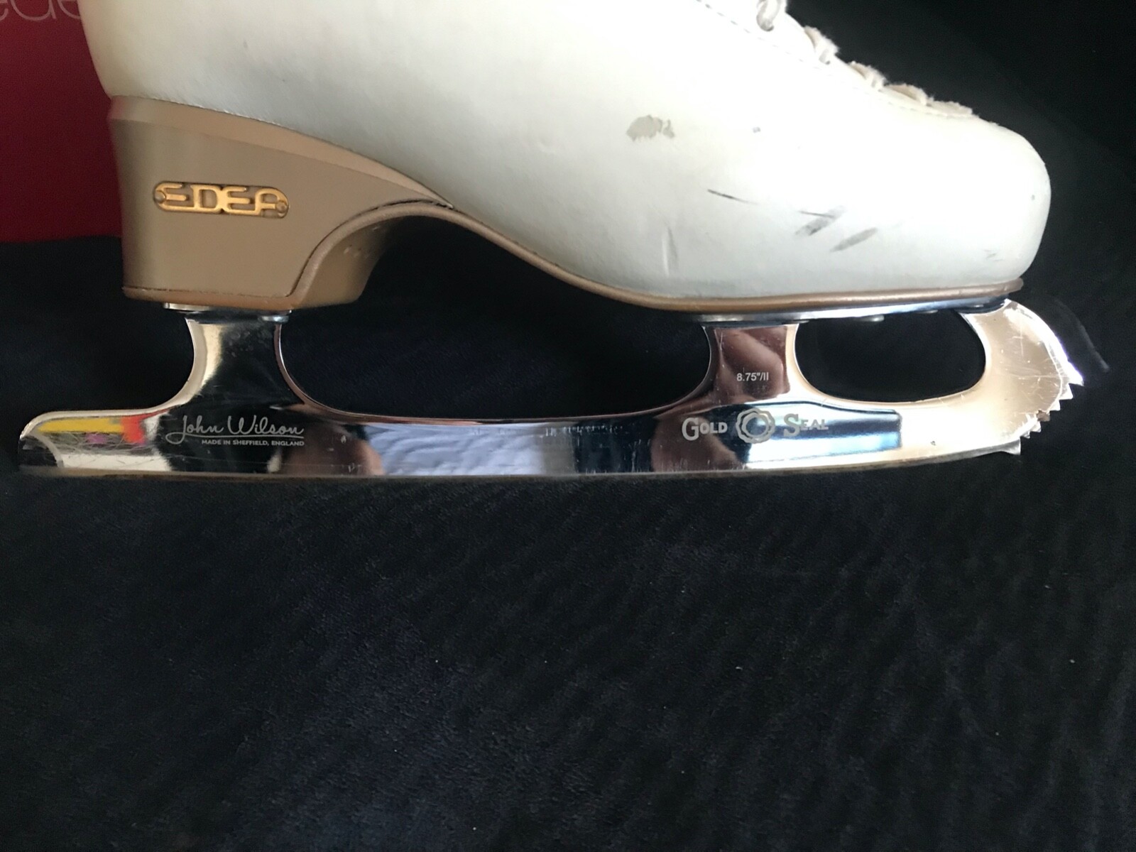 Edea Ice Skates Chorus 240C Boot + John Wilson Gold Seal Blades Figure