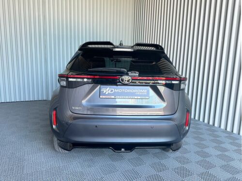 DIVISOR TRASERO PARA TOYOTA YARIS CROSS (2020-) ABS NEGRO BRILLANTE - Imagen 2 de 6