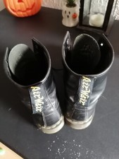 Paire de Doc Martens en 43, peu porter, bon état dans l'ensemble