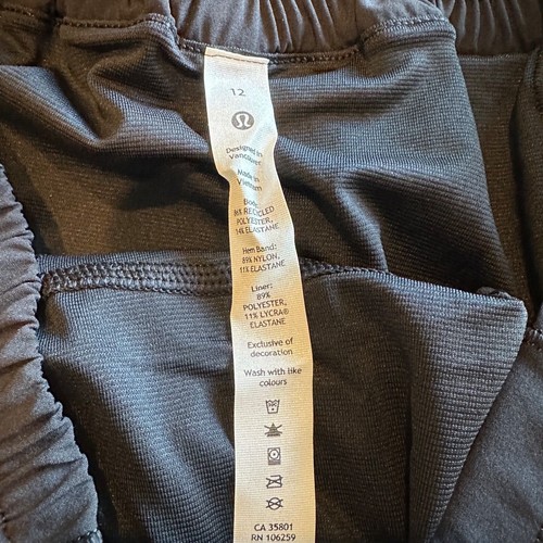 Nuevo Lululemon Hotty Hot tiro bajo LR corto negro 4" forrado talla 4, 6, 14 - Imagen 25 de 29