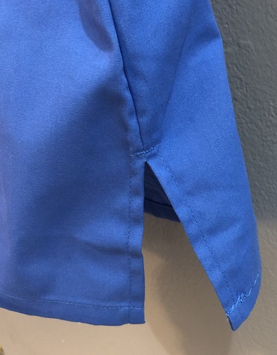 Landau Essentials Women's Relaxed Fit 4-Pocket V-Neck Scrub Top • Large • Blue - Picture 8 of 10