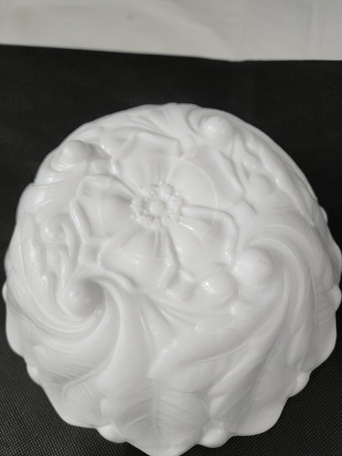 Vintage Milk White Glass Bowl Leaf Ruffled Embossed White Serving Bowl WOW - Picture 2 of 15