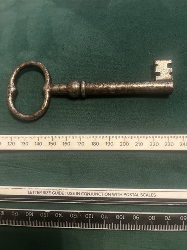 Antique LONG KEY - Picture 2 of 5