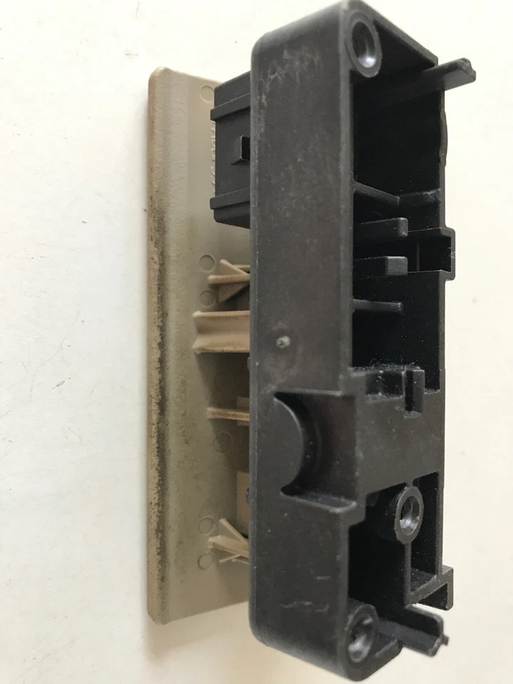 Dodge Nitro Guantera Manija Pestillo Guantera Pestillo Beige Claro 07 08 09 10 Manchas Foto 4 de 4