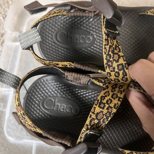 Chaco Size 4 Z Strap Cheetah Leopard Print Sandals Size 4 - Picture 6 of 7