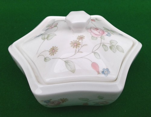 WEDGWOOD “ROSEHIP” SELECTION. - Picture 3 of 42