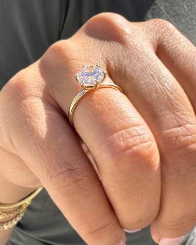 Anillo de compromiso de diamantes redondo creado en laboratorio de oro amarillo de 14 k certificado IGI 2,00 ctw - Imagen 14 de 18