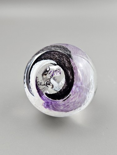 Glass Paperweight Purple Waves Pattern Engraved Letter "P" Vintage - Picture 3 of 7