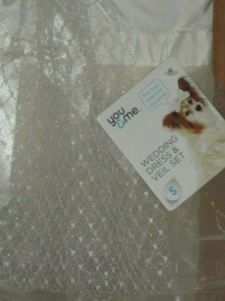 You & Me Pequeño 13 - 15 IN Vestido de Novia y Velo Conjunto de Perro de Novia Foto 2 de 3