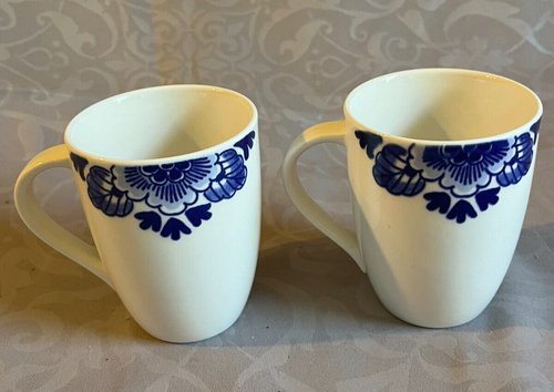 ST. JAMES DESIGN ~ ROYAL DELFT 1653 ~ CERAMIC MUG PAIR(2) ~ WHITE W/BLUE FLORALS