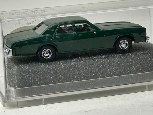 Praline 1:87 Scale 1970's Plymouth Fury Sedan with Box - Picture 2 of 8