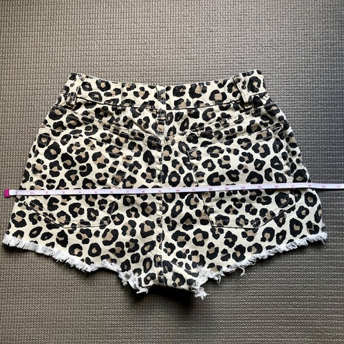 Amuse Society High Waist Animal Leopard abgeschnittene Shorts Y2K Gr. 25 Knopfleiste - Bild 10 von 11