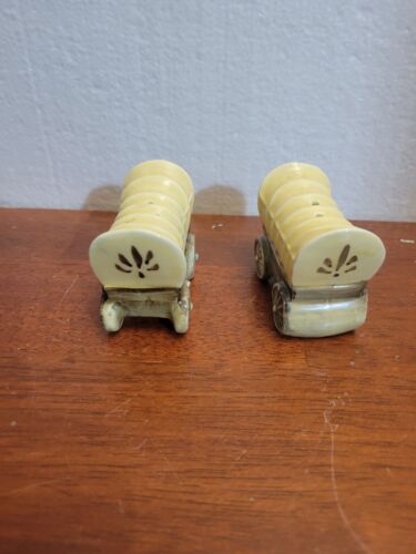 Vintage 1970 Covered Wagon Salt & Pepper Shakers Stagecoach Old Wild West Decor - Picture 5 of 9