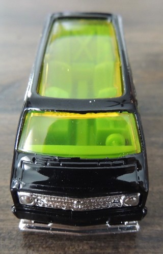 2013 Hot Wheels HW City - Graffiti CUSTOM '77 DODGE VAN schwarz lose - Bild 3 von 5