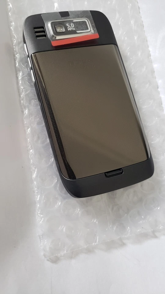 Brand New Nokia E73 (Unlocked) Smartphone Dark grey - Image 4 of 4