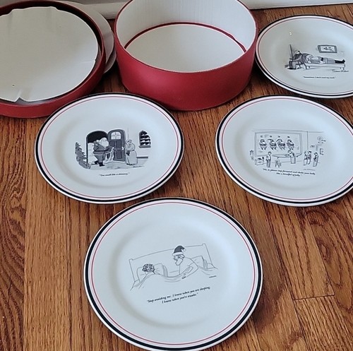 THE NEW YORKER HOLIDAY CHRISTMAS 8" DESSERT PLATES SANTA CARTOONS SET OF 4 - Picture 2 of 8