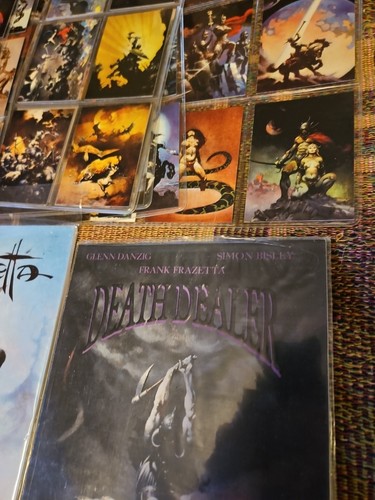 Frank Frazetta Art Books & Collector Cards - Picture 3 of 9