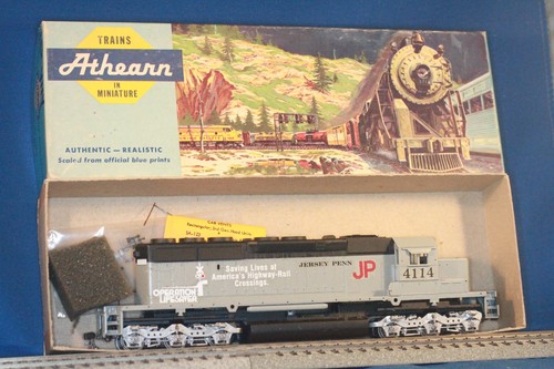 Camiseta deportiva JP HO Athearn BB EMD SD40-2 Penn #4114 operación salvavidas DC personalizada | Zustand: Used