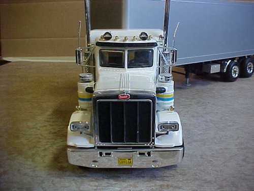 VINTAGE 1993 REVELL 1/24 SCALE PETERBILT 359 DIE CAST TRUCK & TRAILER - Picture 8 of 18