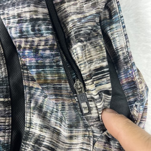 Lululemon Pace Breaker Linerless Shorts 7” Mens Size Large Hyper Flow Blue Multi - Picture 12 of 13