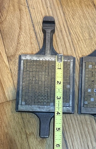 Astuccio per fustelle monotipo 15 x 15 con lettere in ottone monotipo * Lotto di 2 pezzi - Foto 8 di 14