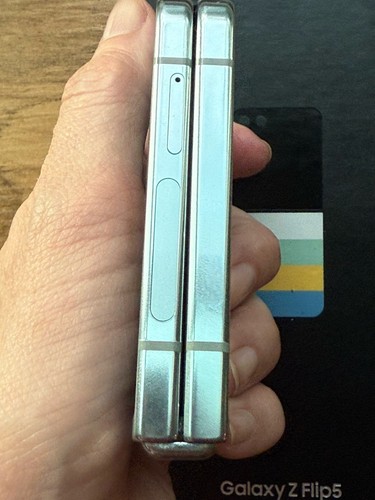 Samsung Galaxy Z Flip5 256GB (Unlocked) - Mint - Zdjęcie 9 z 13