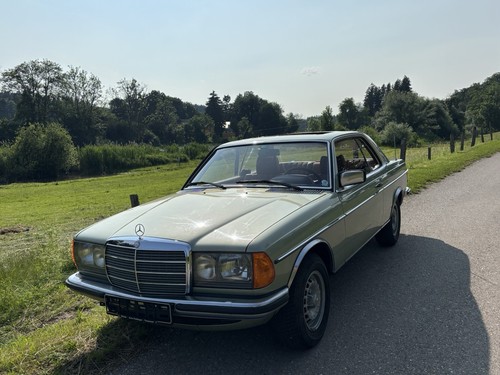 Oldtimer Mercedes Benz - Bild 1 von 11