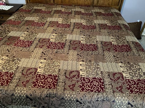 One Croscill KING Comforter, Two Pillow Shams , One Bedskirt Galleria Red Gold - Picture 1 of 21