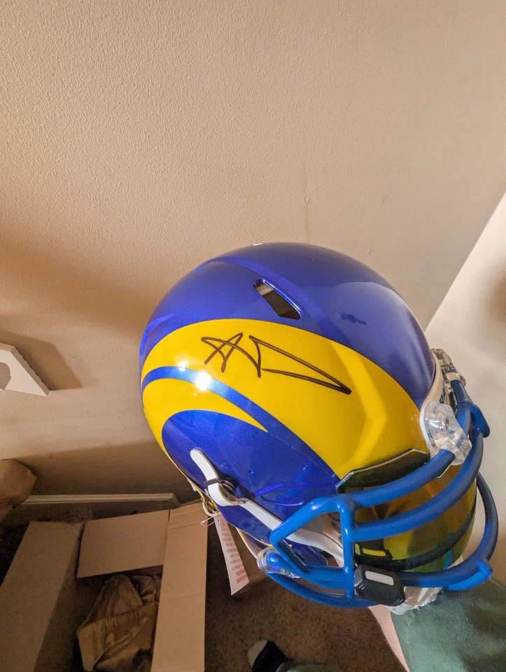 Casco Aaron Donald auténtico tamaño completo Rams Foto 3 de 4