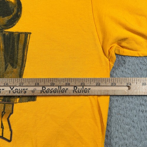 Vintage Los Angeles Lakers Kobe Shirt Men XL Yellow Back 2 Back Championship SS - Picture 7 of 11
