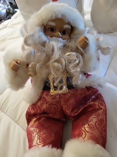 Father Christmas Shelf Sitter Figure Wind Up Musical Decoration Ornament - Picture 5 of 5