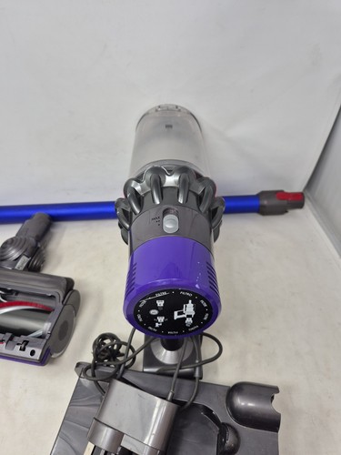 Dyson V10 Cordless Vacuum Cleaner | V10 | Handheld | W/ Charger | - Picture 7 of 8