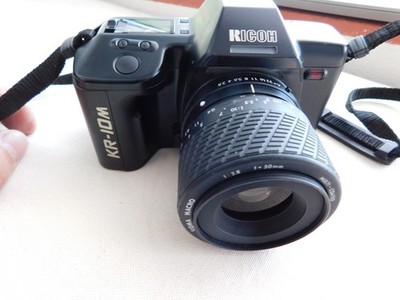 RICOH KR-10M Spiegelreflexkamera+Objektiv Sigma Macro 1:2,8,f=50mm.Made in Japan