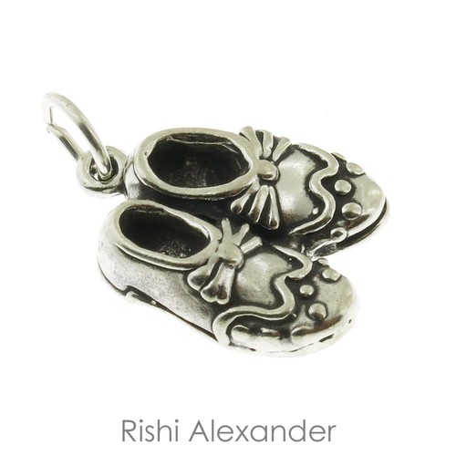 925 Sterling Silver pair of Shoes Charm Made in USA - Picture 1 of 2